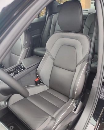 Volvo S60 cena 223700 przebieg: 10, rok produkcji 2023 z Marki małe 154